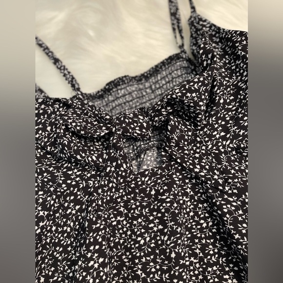 Crop Floral Top with Tie Front and Adjustable Spaghetti Strap - Picture 3 of 8